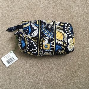 Vera Bradley Medium Cosmetic Bag in Ellie Blue